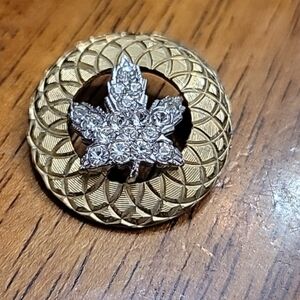 Vintage Canadian Maple Leaf Goldtone Rhinestone Brooch Pin